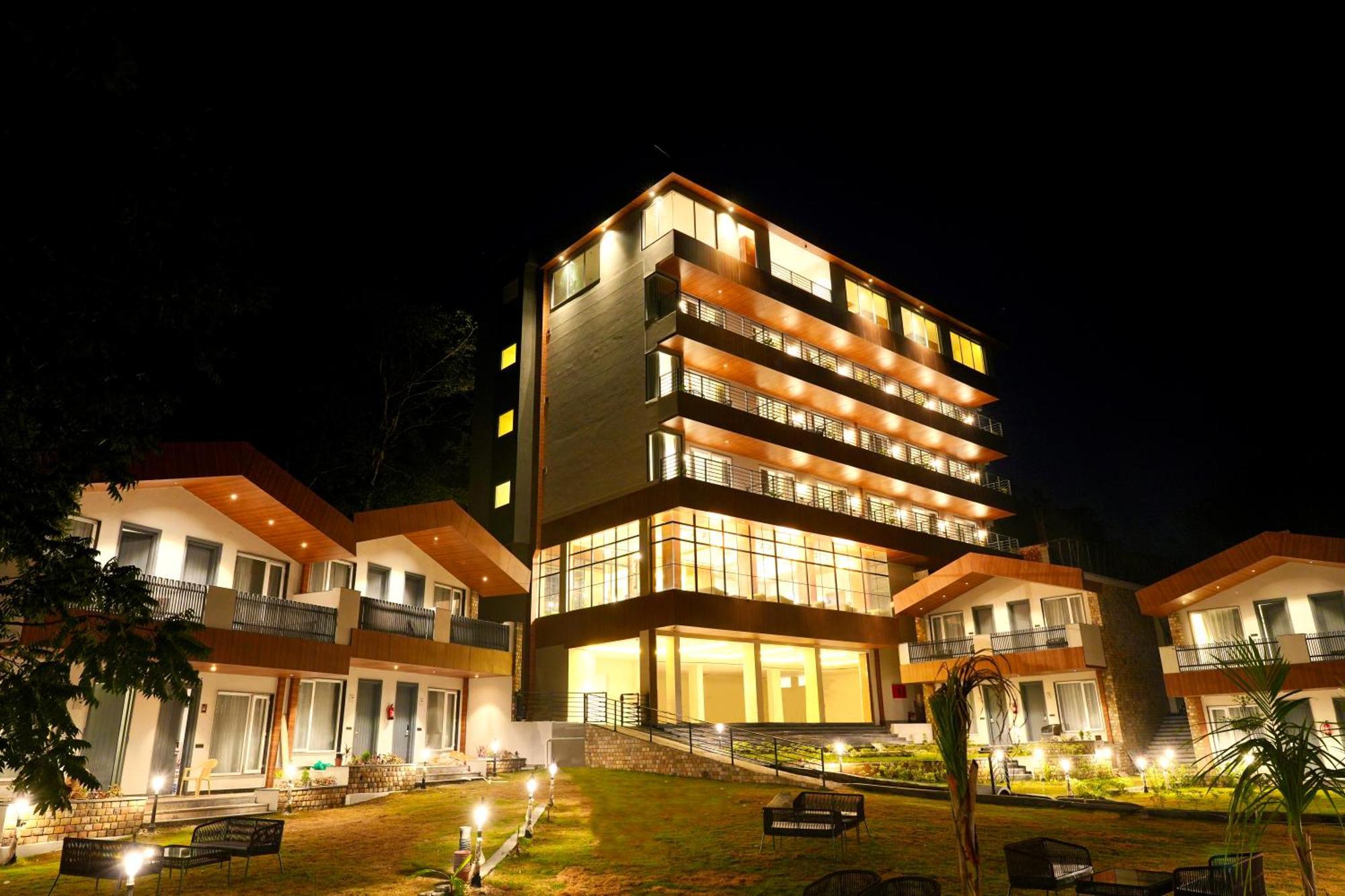 Dls Divine River Resort And Spa, Rishīkesh Екстериор снимка