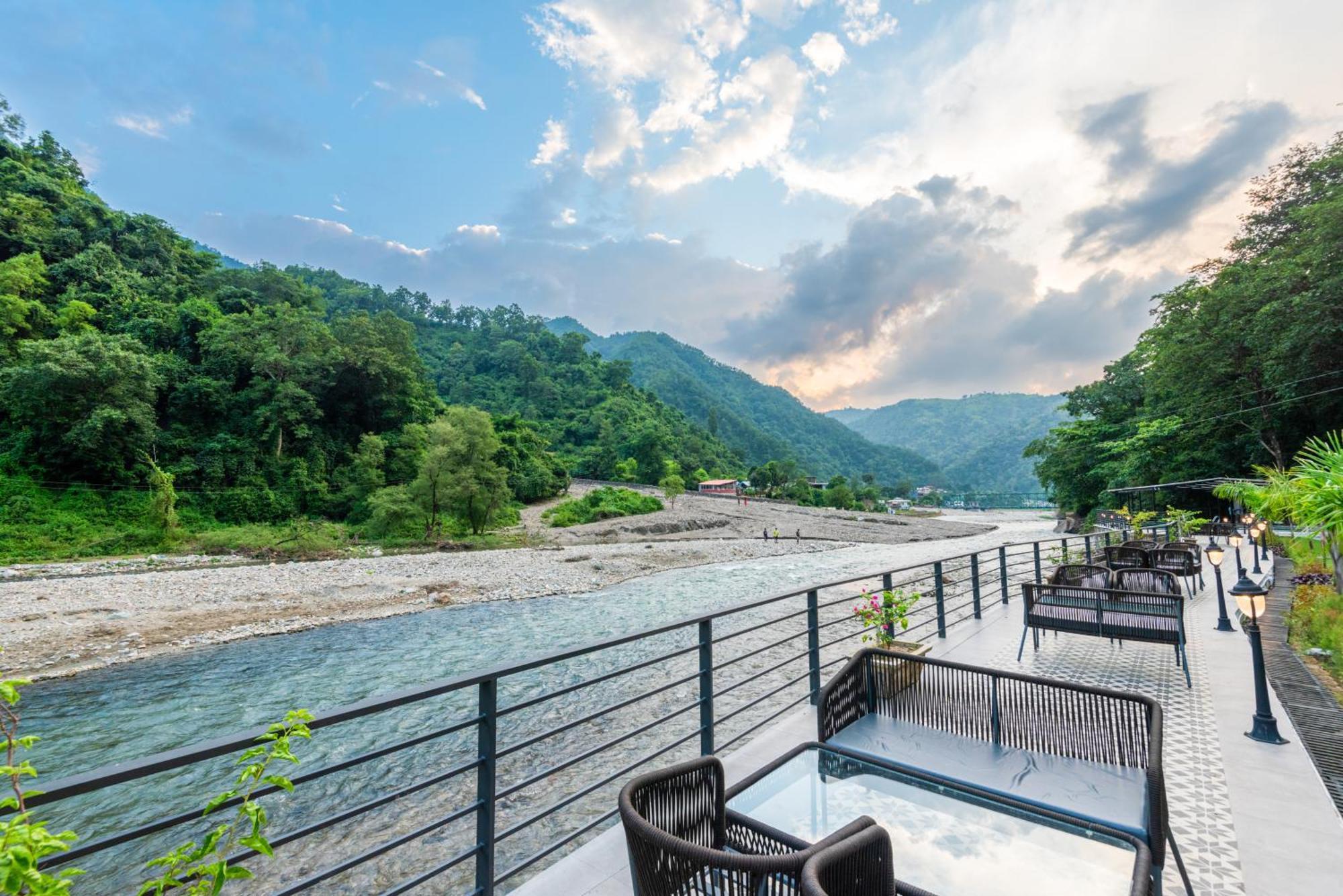 Dls Divine River Resort And Spa, Rishīkesh Екстериор снимка
