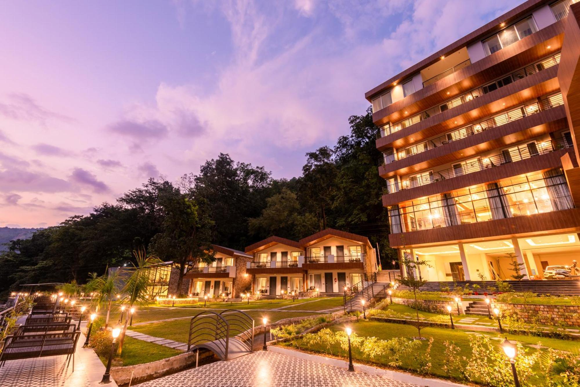 Dls Divine River Resort And Spa, Rishīkesh Екстериор снимка