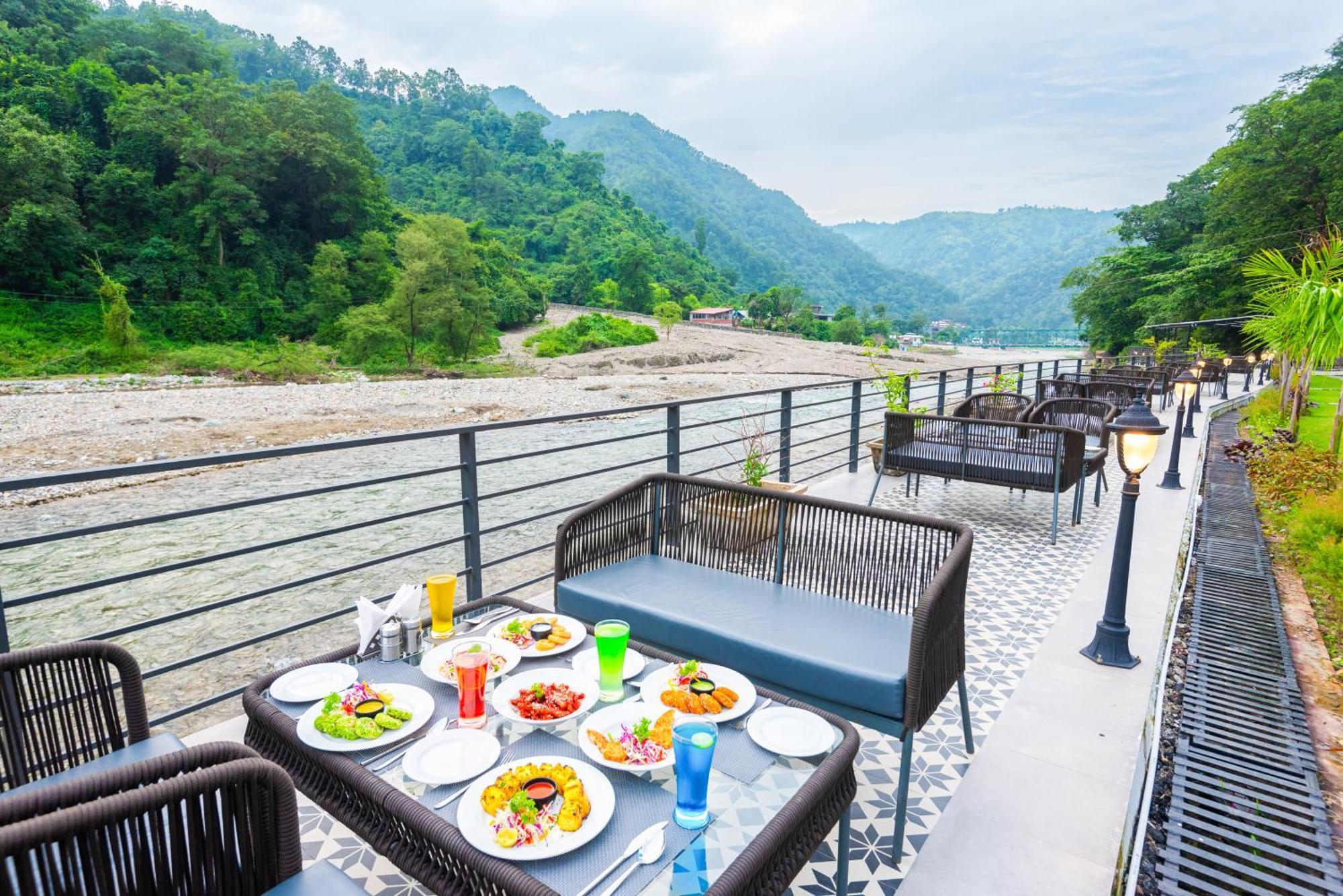 Dls Divine River Resort And Spa, Rishīkesh Екстериор снимка