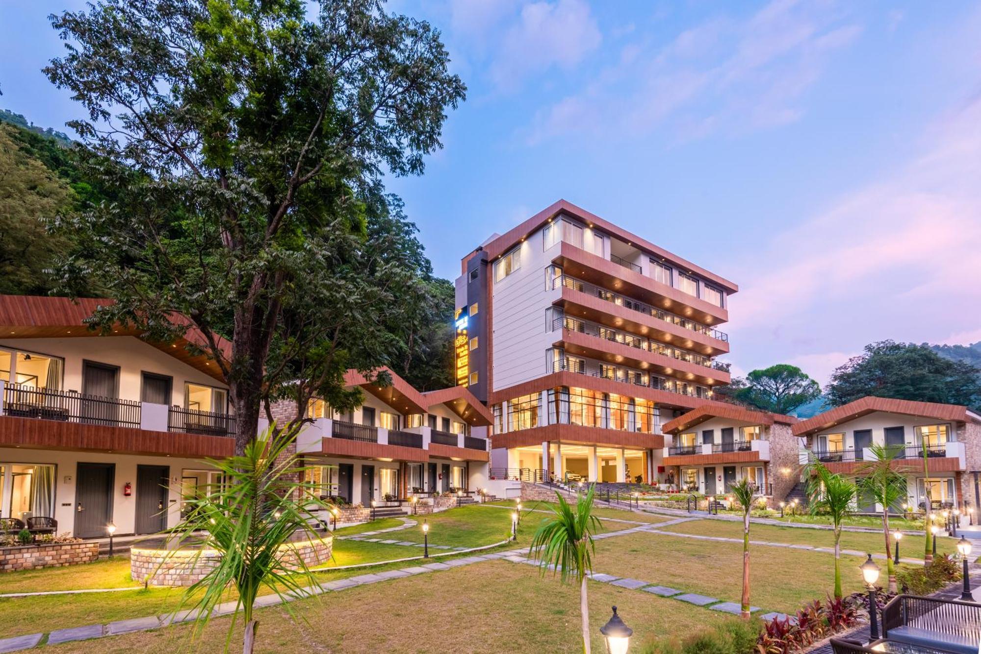 Dls Divine River Resort And Spa, Rishīkesh Екстериор снимка