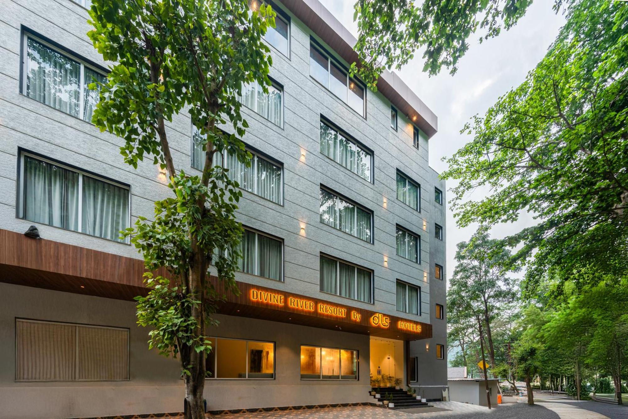 Dls Divine River Resort And Spa, Rishīkesh Екстериор снимка