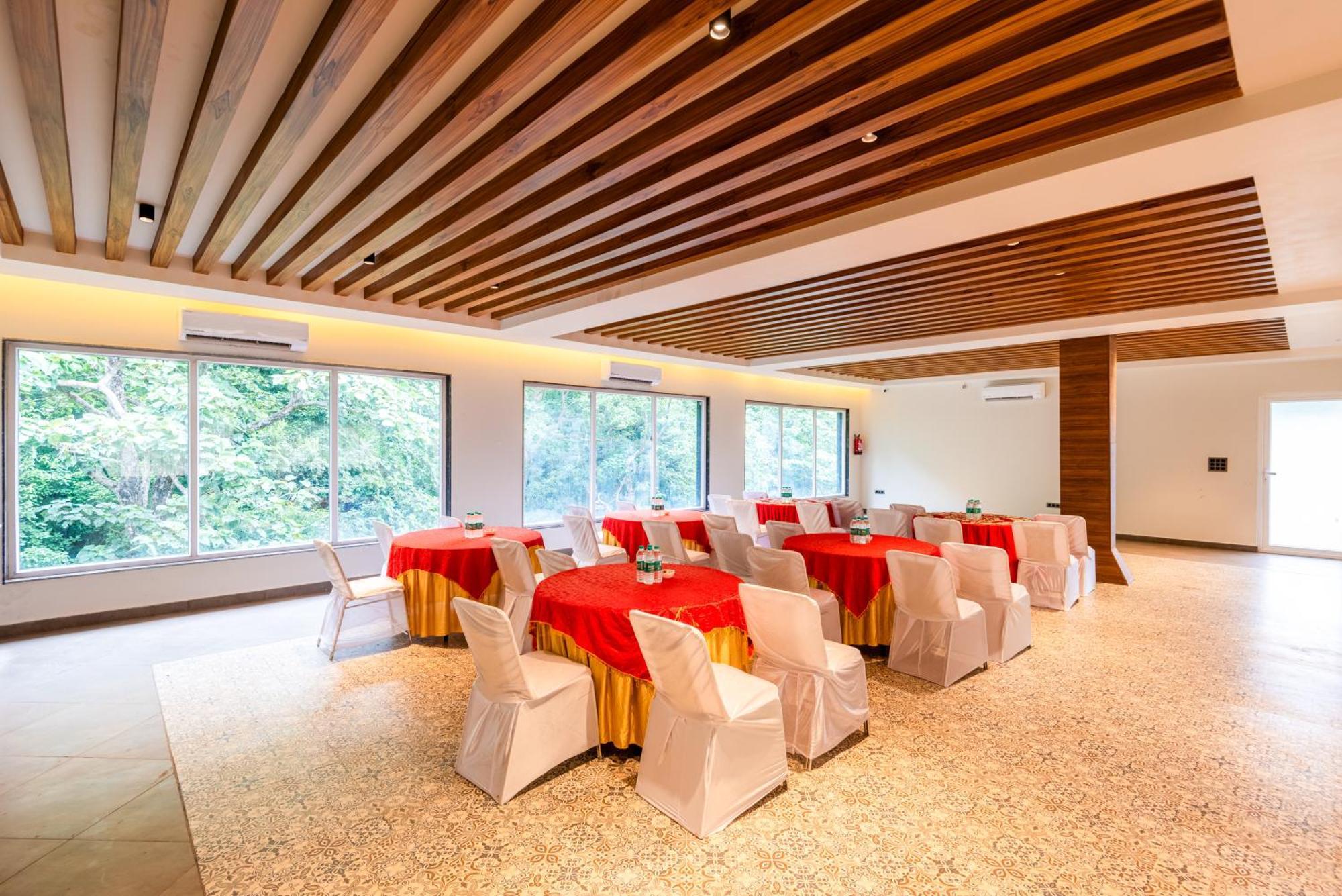 Dls Divine River Resort And Spa, Rishīkesh Екстериор снимка