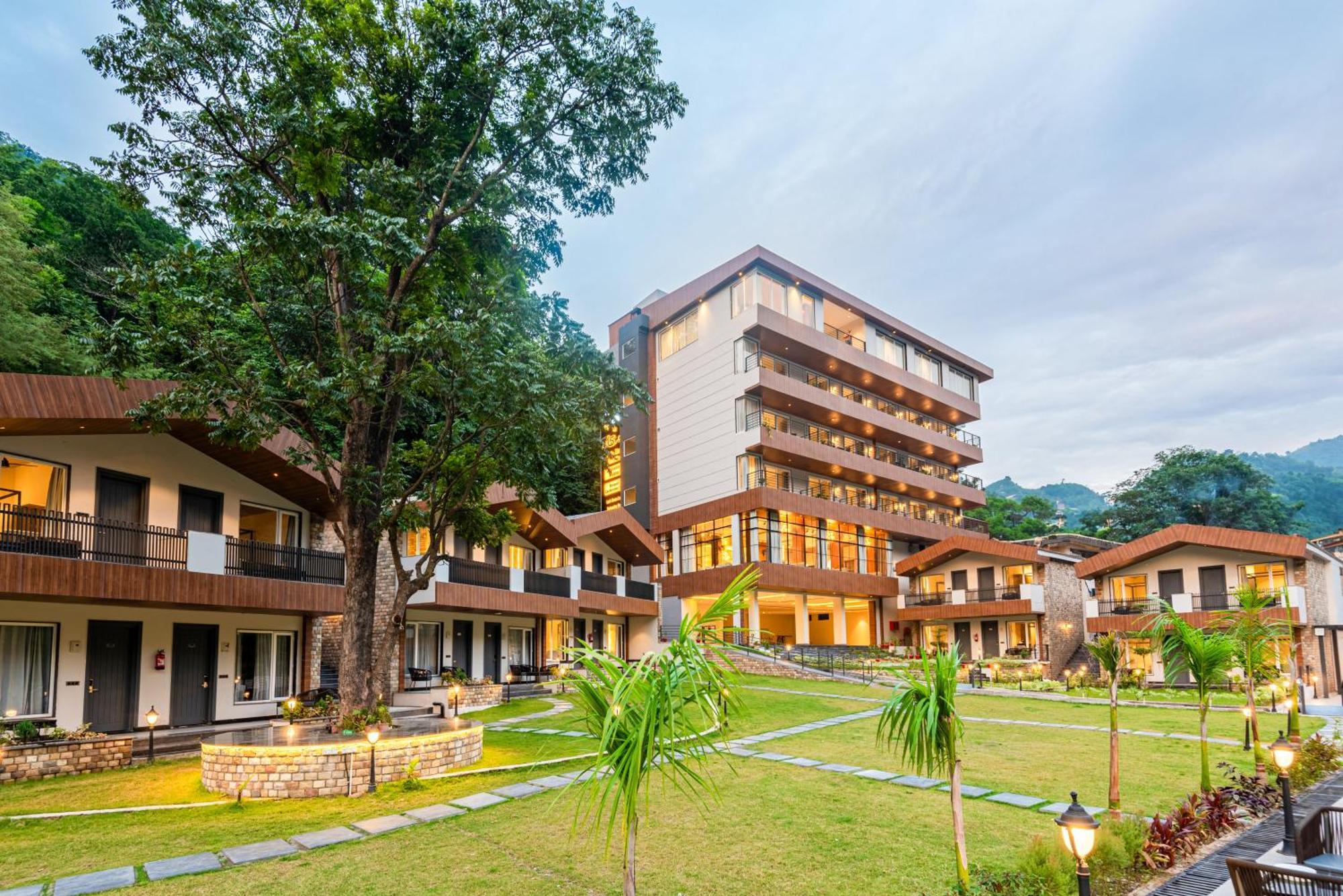 Dls Divine River Resort And Spa, Rishīkesh Екстериор снимка