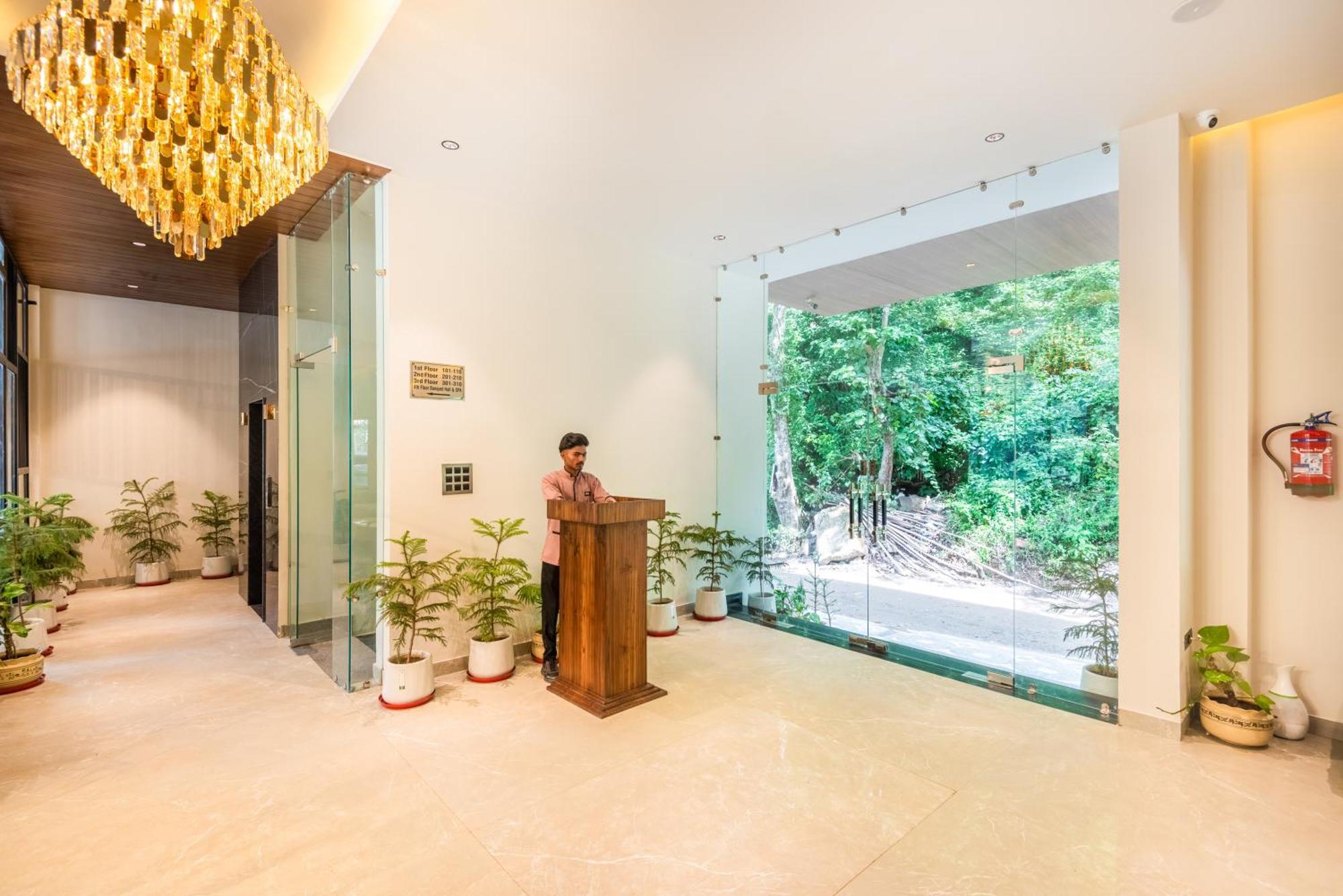Dls Divine River Resort And Spa, Rishīkesh Екстериор снимка
