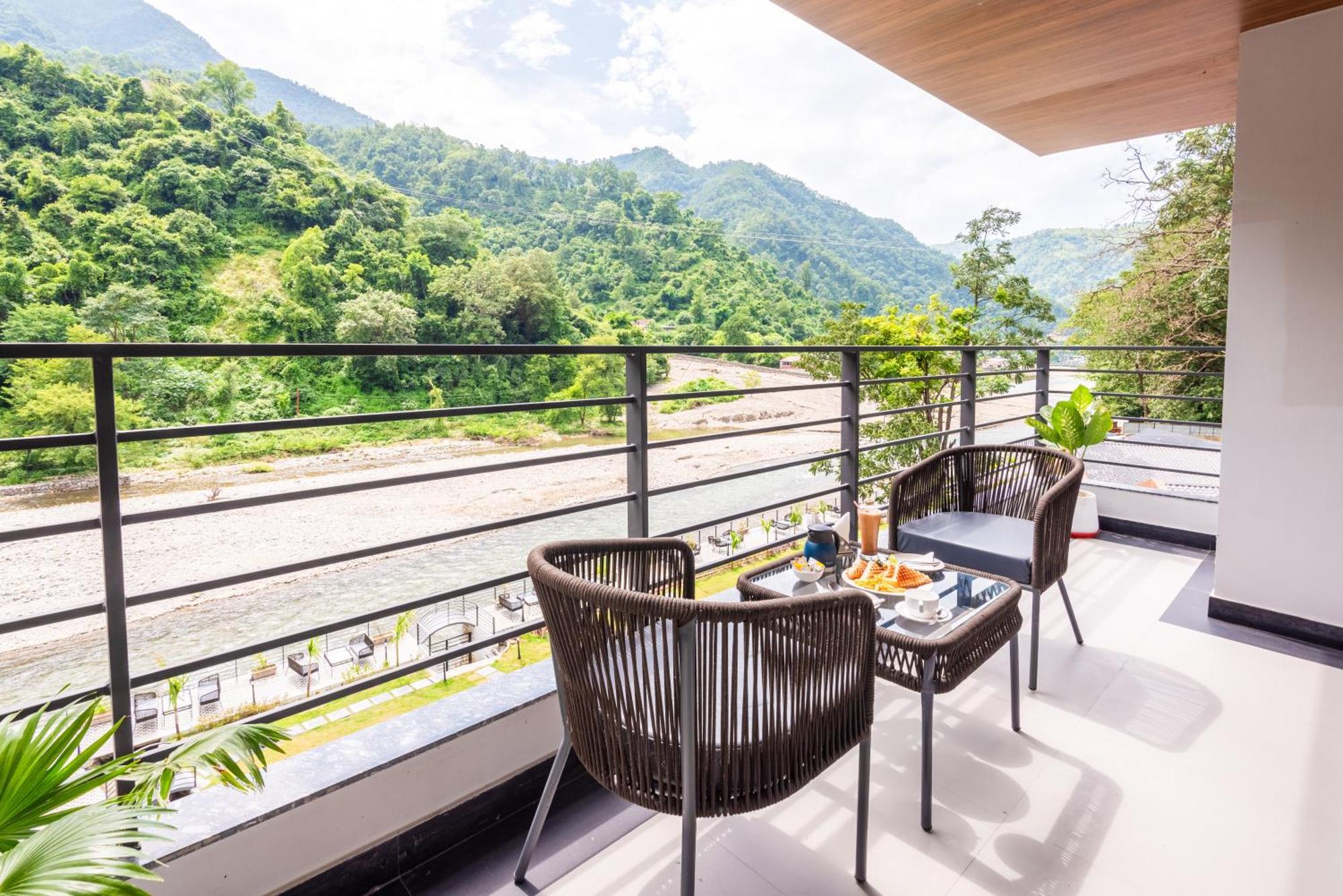 Dls Divine River Resort And Spa, Rishīkesh Екстериор снимка
